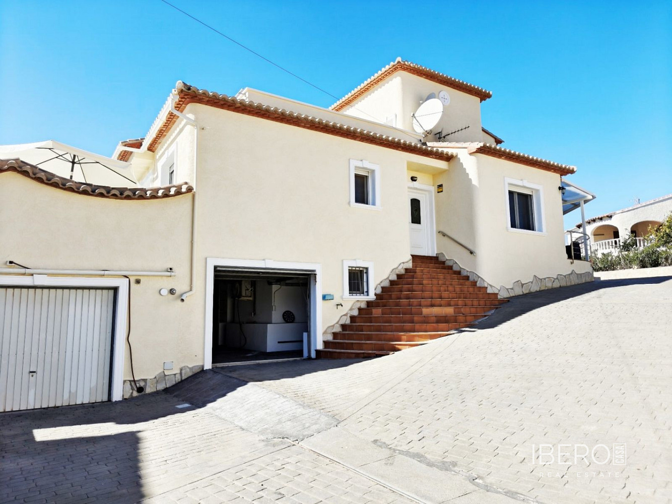 Prodej domu 149 m² s pozemkem 785 m² — photo 2