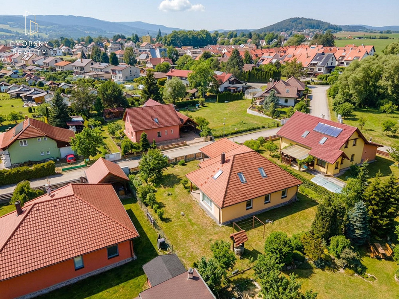 Prodej domu 197 m² s pozemkem 704 m² — photo 2
