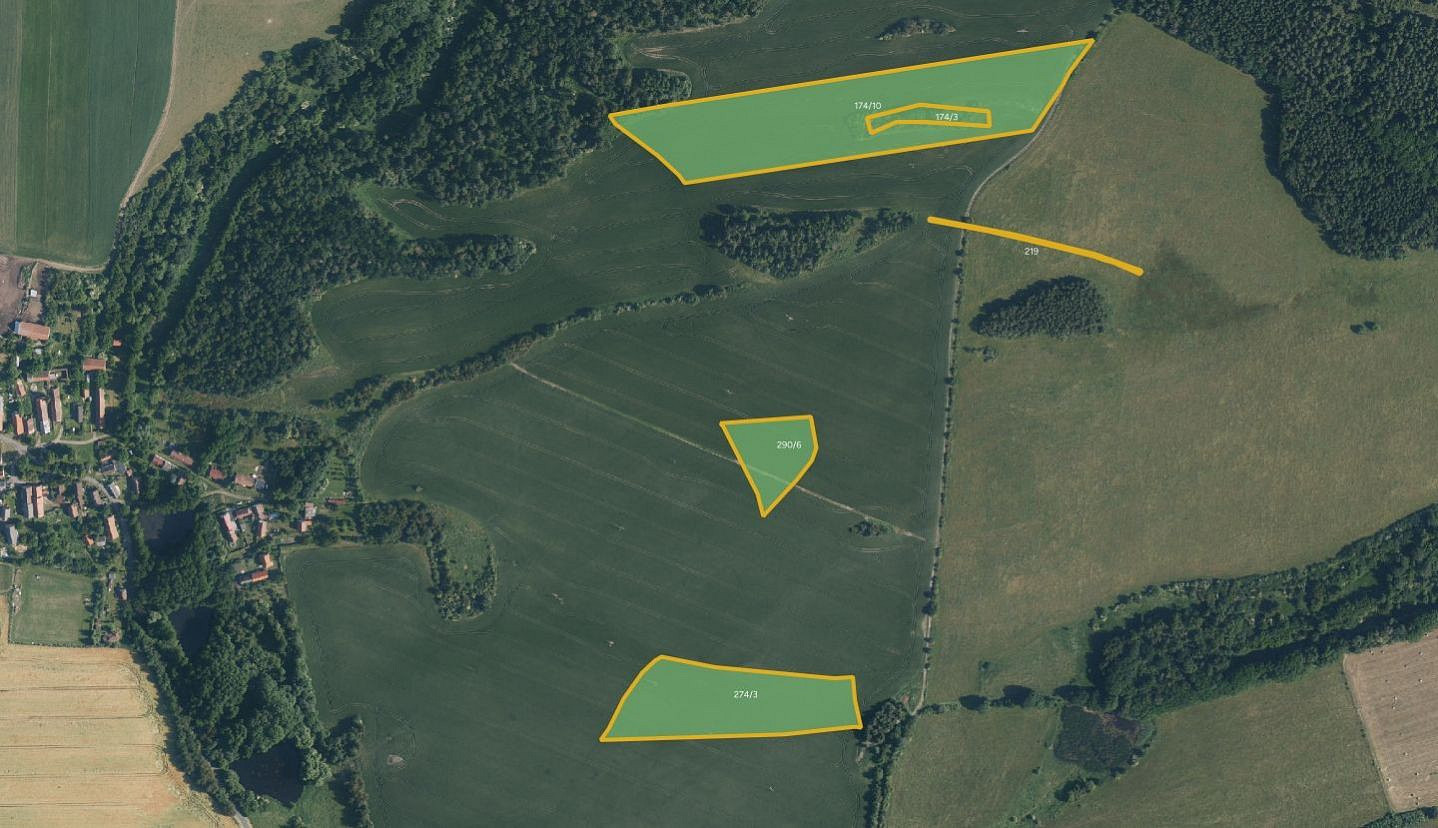 Prodej pole 57 119 m²