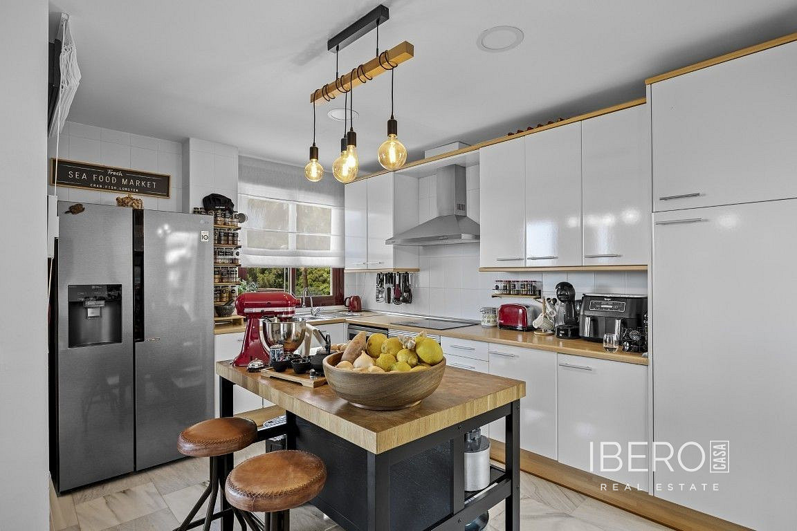 Prodej domu 260 m² s pozemkem 400 m² - Vista 4