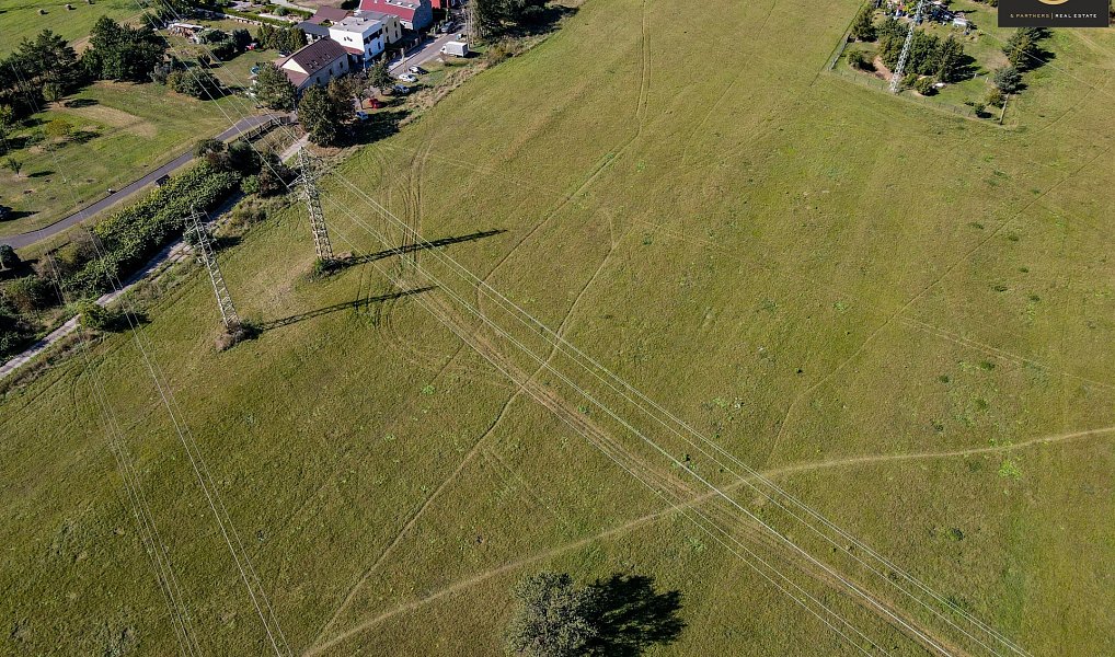 Prodej stavebního pozemku 2 230 m², Trmice – náhled fotky 5