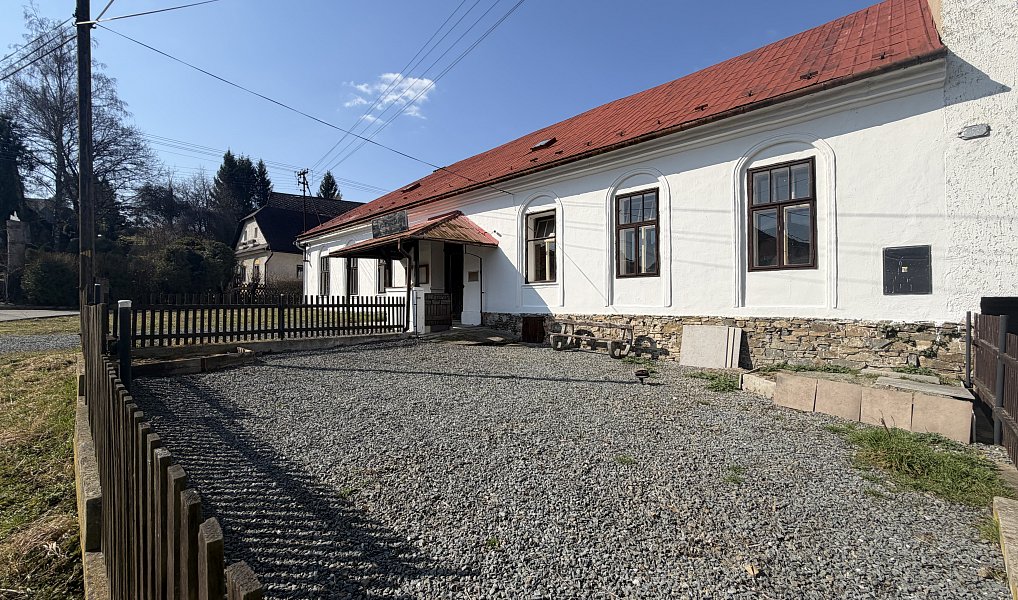 Prodej ubytovacího objektu 595 m², Bouzov – náhled fotky 2