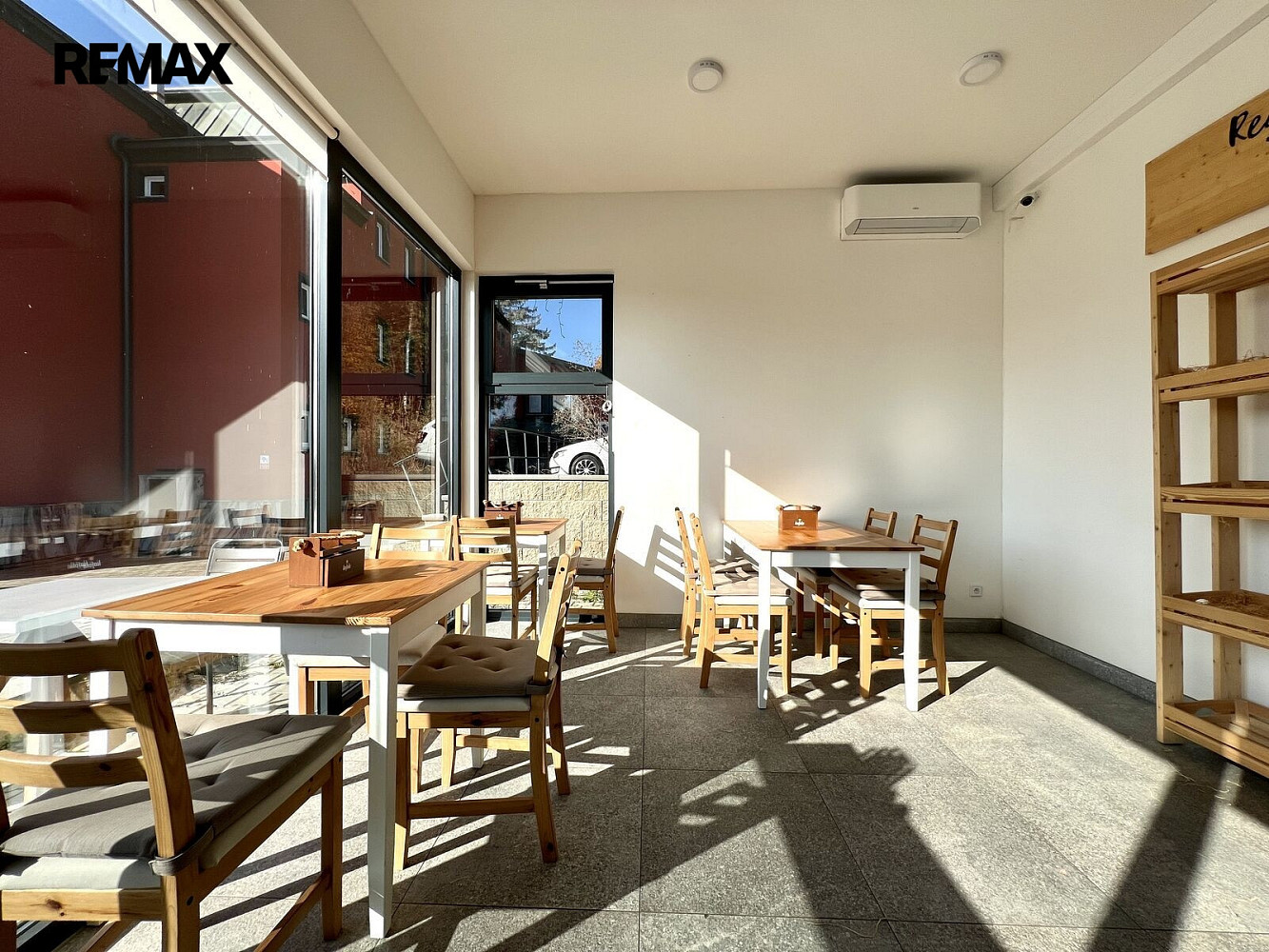 Pronájem komerčního objektu (jiného typu) 38 m² – fotografie 2