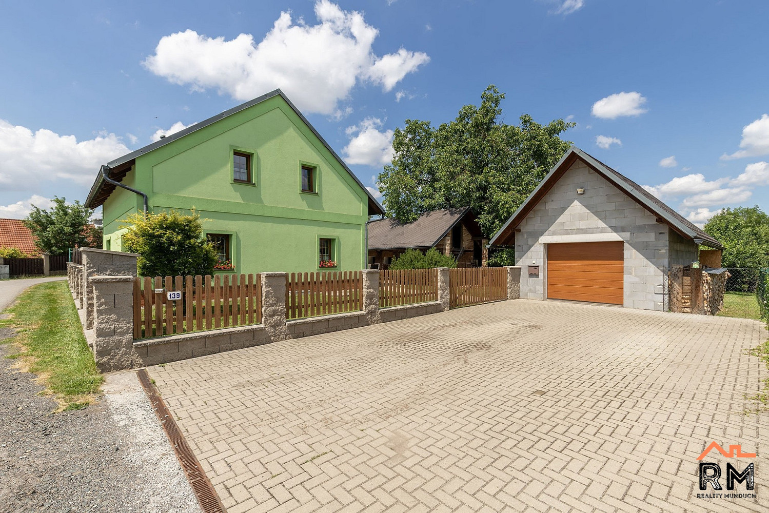 Prodej domu 153 m² s pozemkem 857 m²