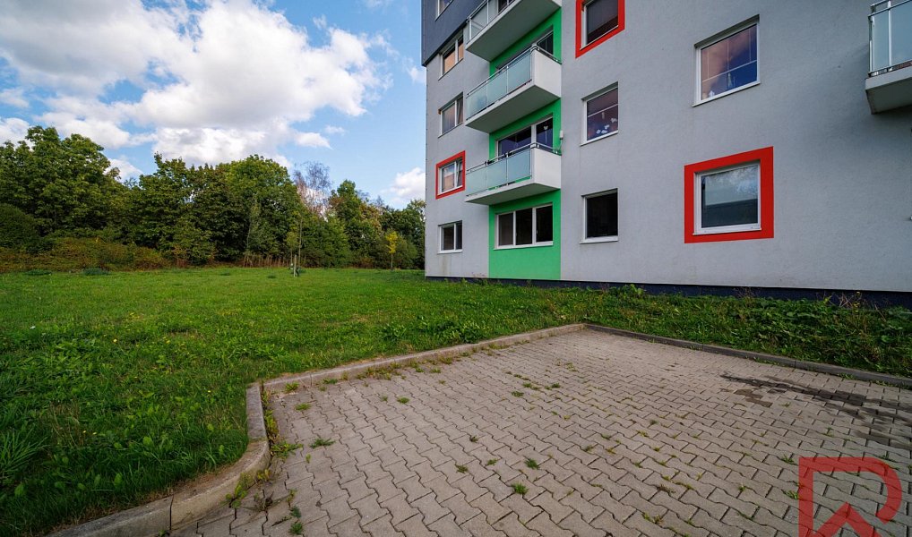 Prodej bytu 3+kk 94 m², Ostrov – náhled fotky 32