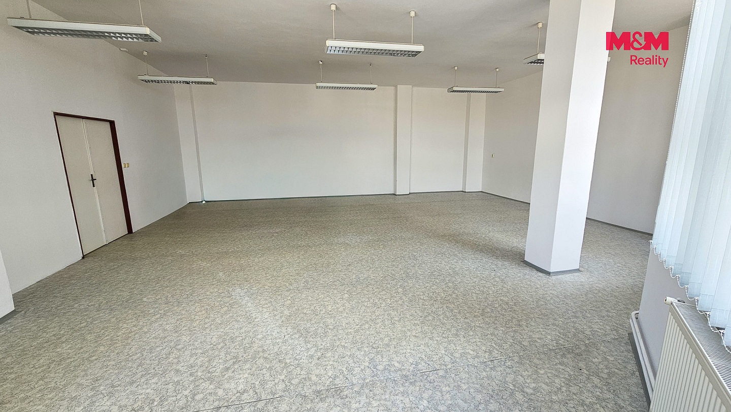 Pronájem kanceláře 348 m² – fotografie 4
