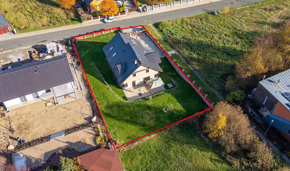 Prodej domu 205 m² s pozemkem 946 m², Jenišov – náhled fotky 33