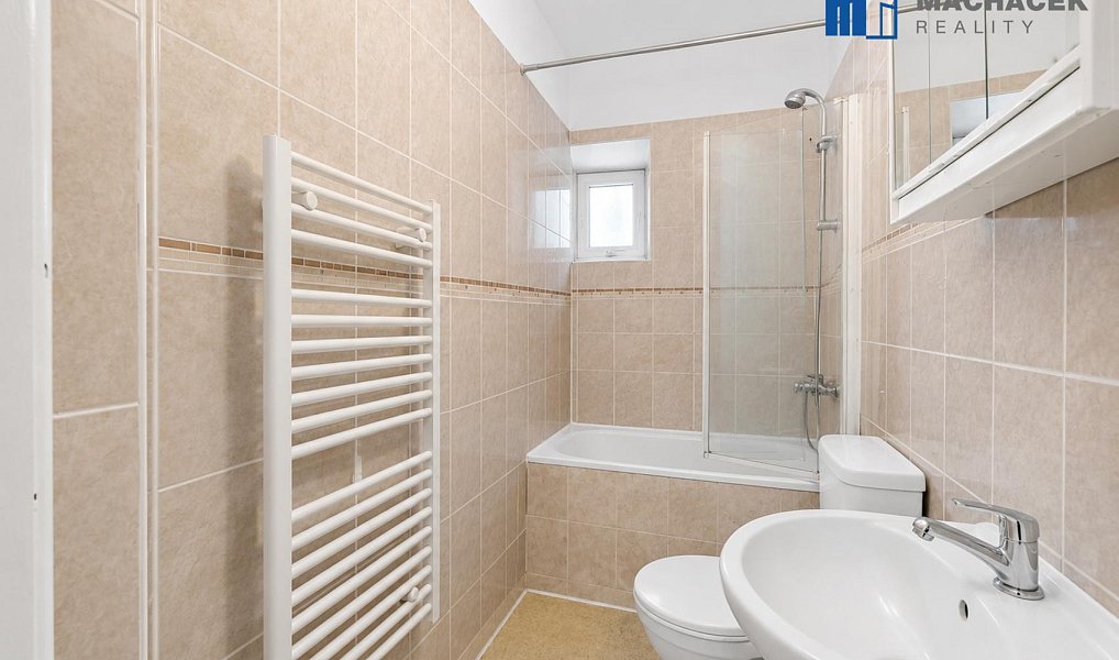 Prodej domu 350 m² s pozemkem 207 m², Dubí – náhled fotky 21