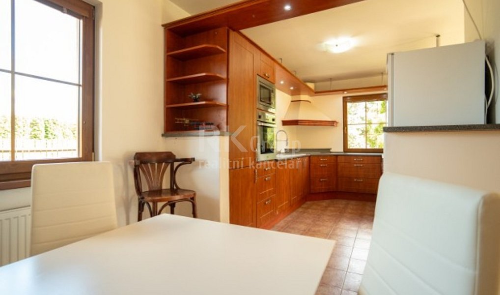Prodej domu 338 m² s pozemkem 1 259 m², Lány – náhled fotky 14