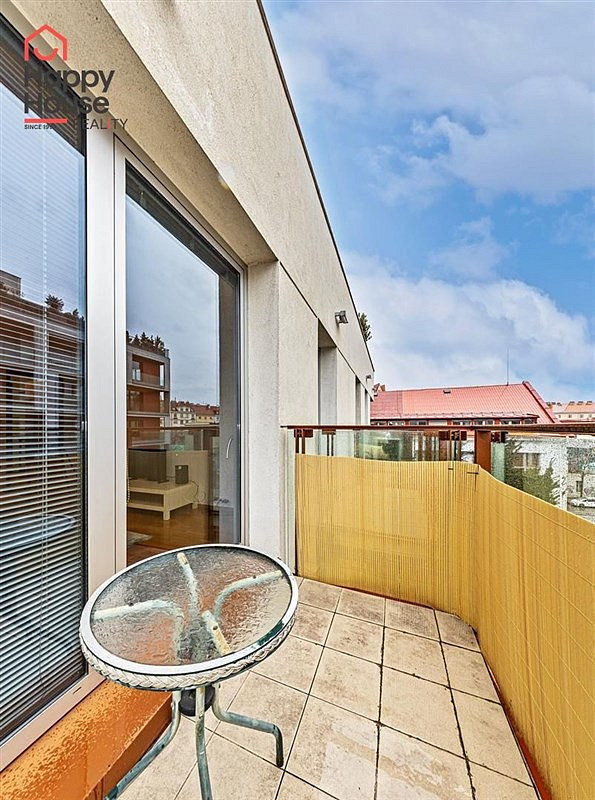 Pronájem bytu 2+kk 46 m² — photo 3