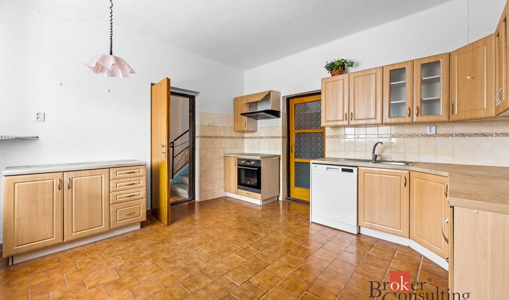Prodej domu 195 m² s pozemkem 1 560 m², Pardubice – náhled fotky 6