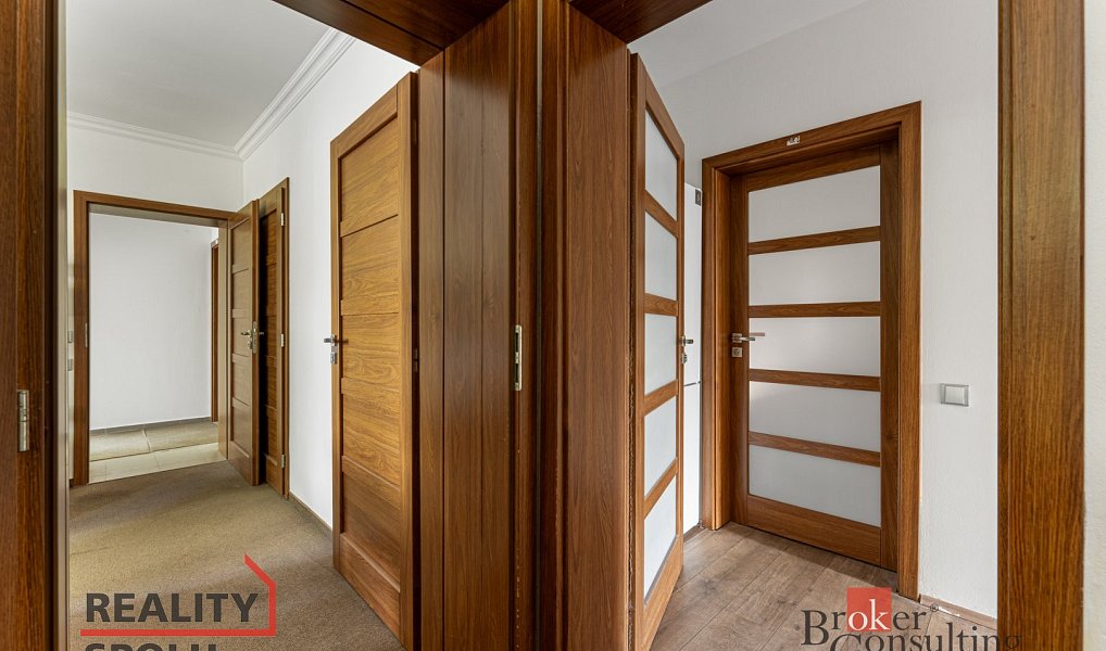 Prodej domu 298 m² s pozemkem 900 m², Kamenice – náhled fotky 19