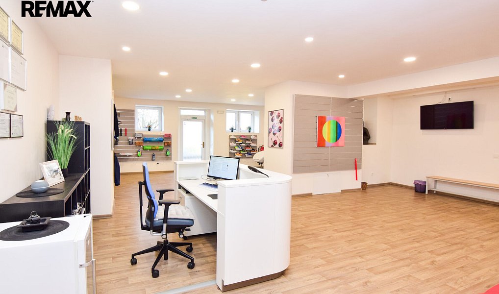 Pronájem obchodních prostor 380 m², Úhonice – náhled fotky 3