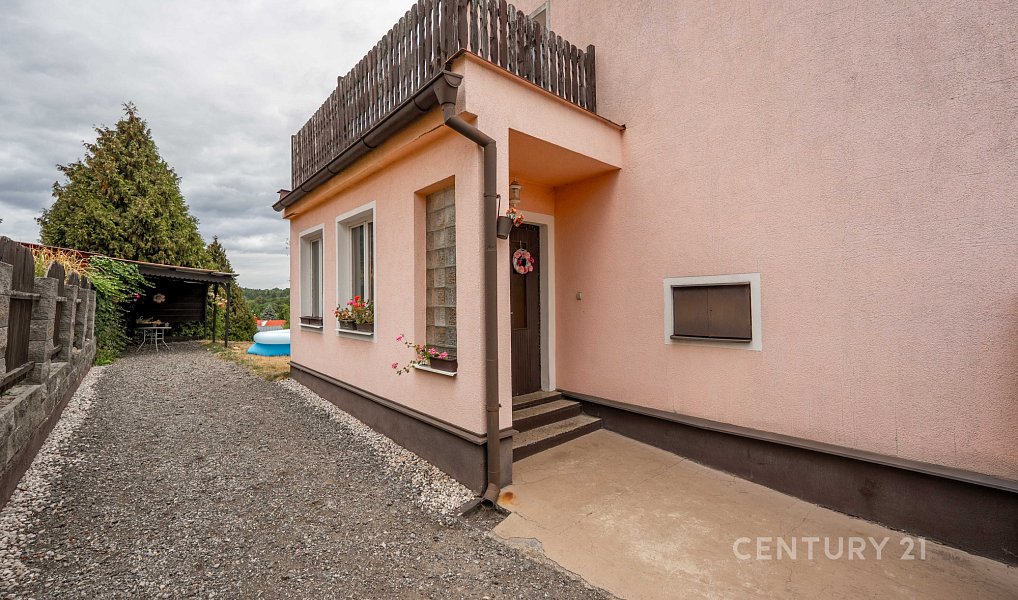 Prodej domu 196 m² s pozemkem 932 m², Tachov – náhled fotky 9