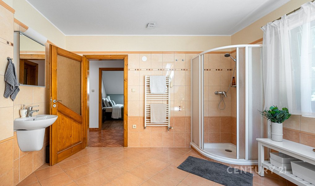 Prodej domu 185 m² s pozemkem 1 343 m², Benešov – náhled fotky 19