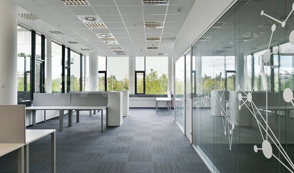 Pronájem kanceláře 235 m², Praha – náhled fotky 19