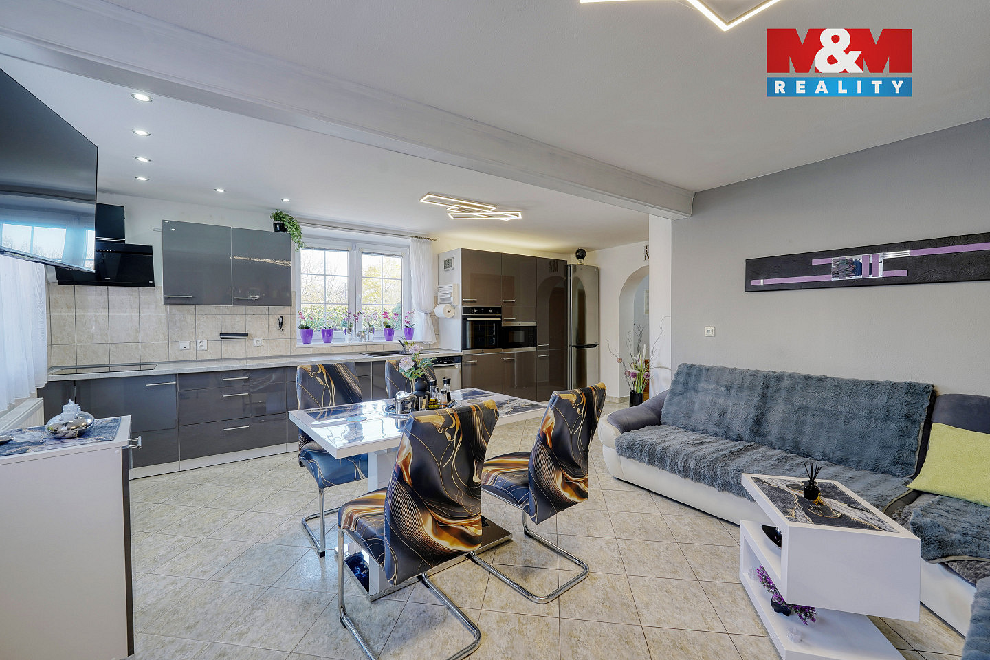 Prodej domu 225 m² s pozemkem 570 m² – fotografie 3
