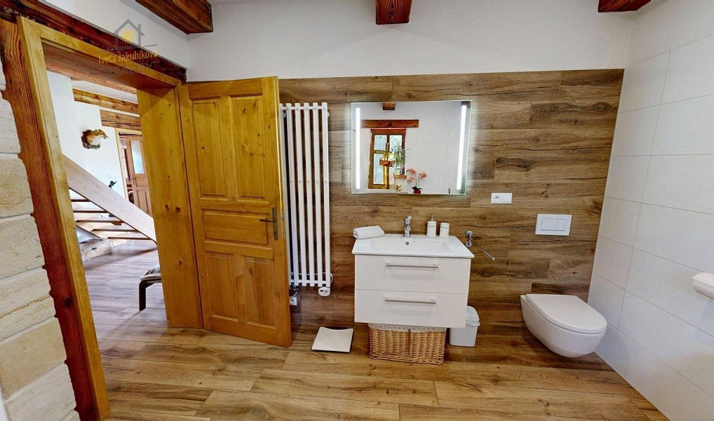 Pronájem domu 638 m² s pozemkem 1 266 m², Okna – náhled fotky 13