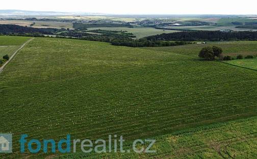 Prodej pozemku 27 055 m², Ořechov, okres Uherské Hradiště