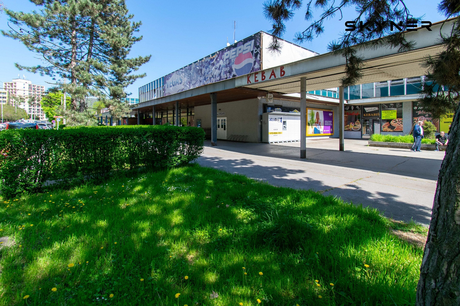 Prodej obchodních prostor 2 000 m²