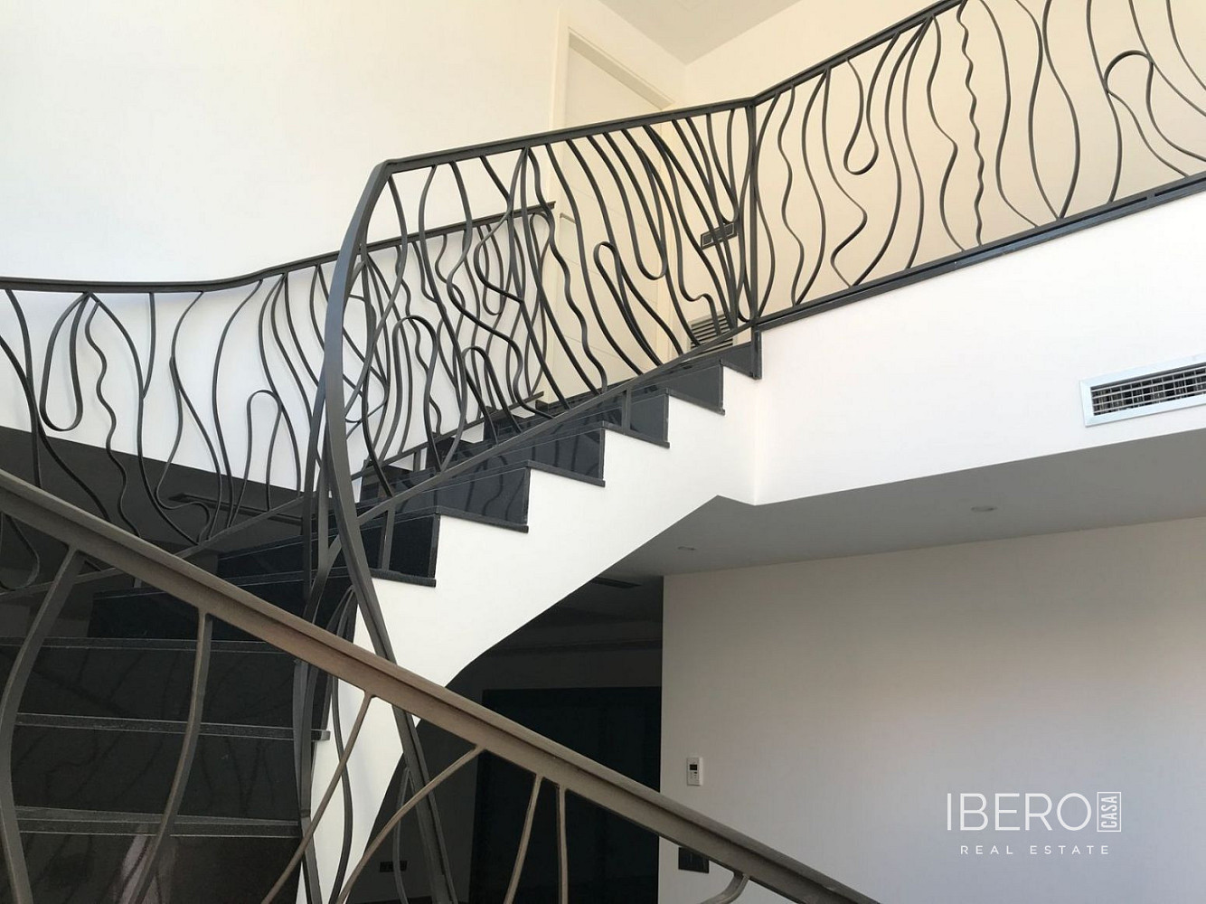 Prodej domu 261 m² s pozemkem 721 m²