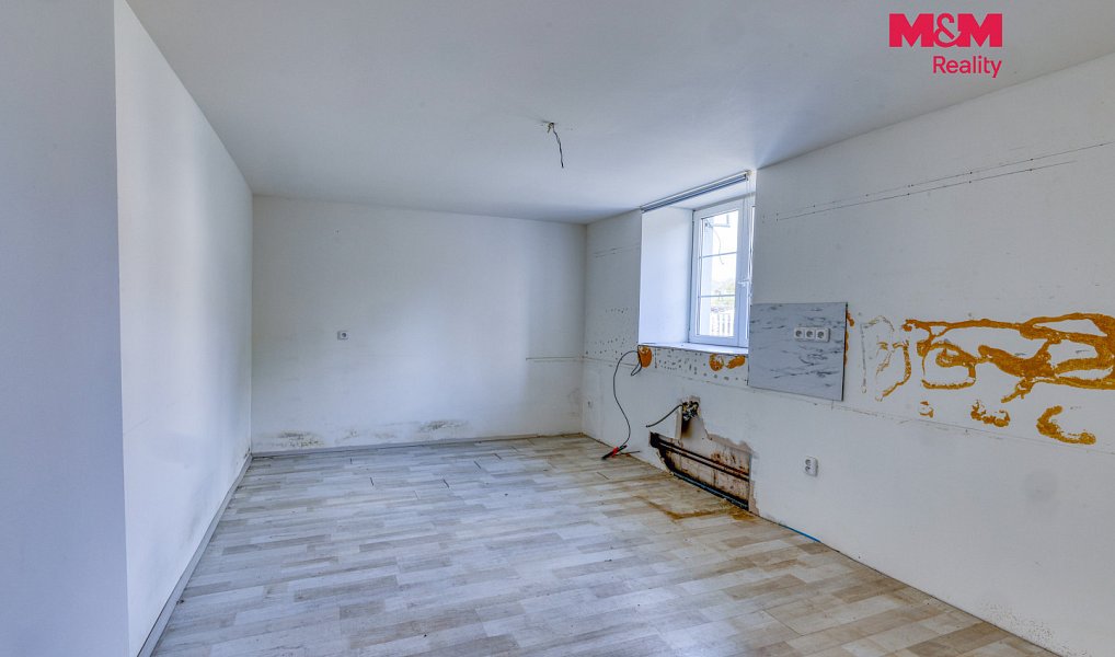 Prodej výrobních prostor 560 m², Bělčice – náhled fotky 8