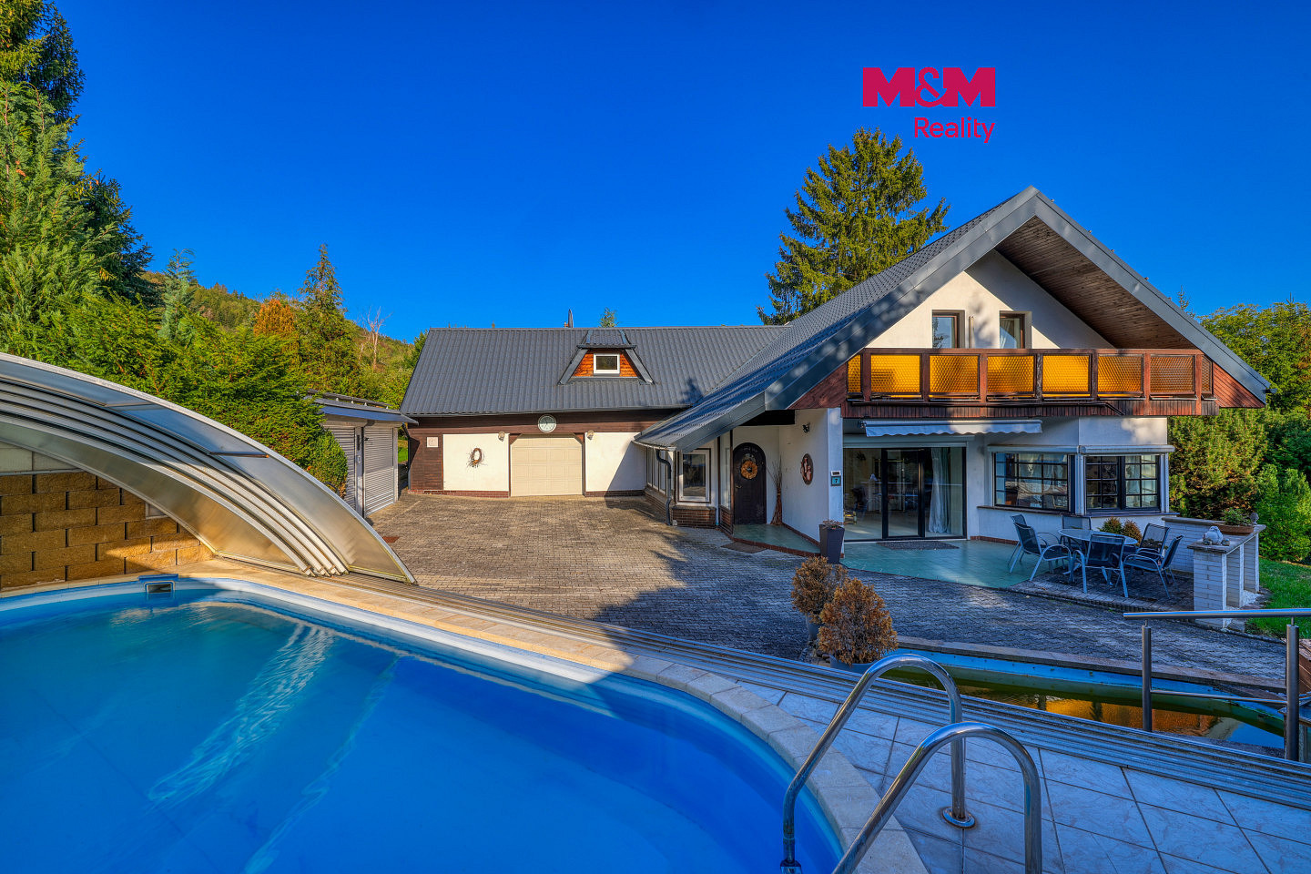 Prodej domu 300 m² s pozemkem 1 838 m²
