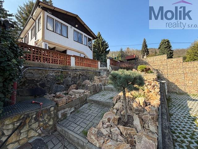 Prodej chaty/chalupy 777 m² s pozemkem 733 m²