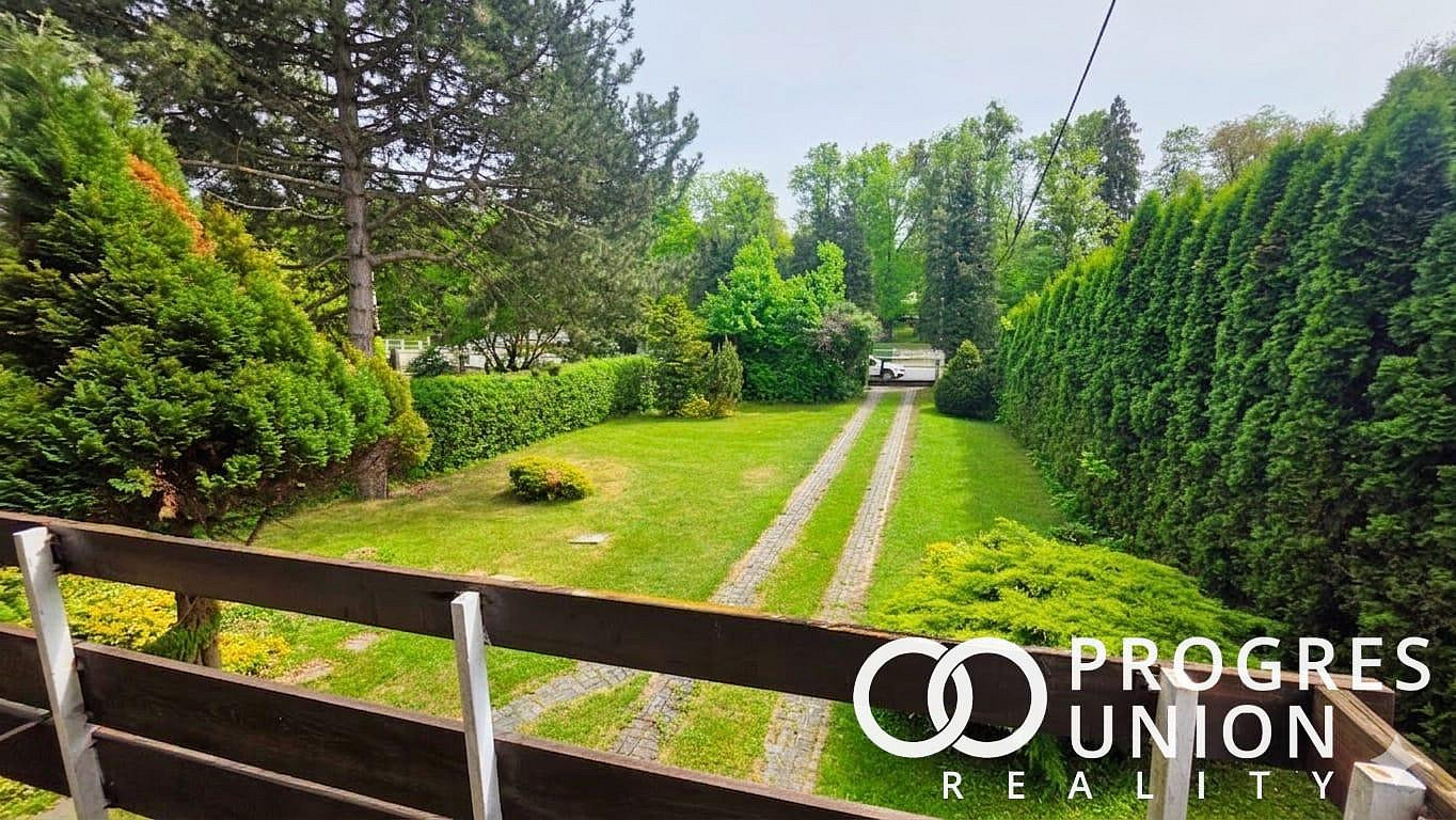 Prodej domu 200 m² s pozemkem 971 m² – pohled 2