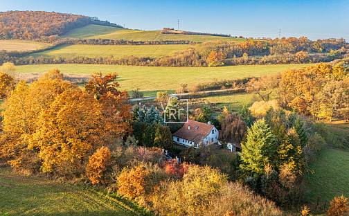 Prodej domu 116 m² s pozemkem 2 814 m², Pod Babkou, Liteň - Leč, okres Beroun