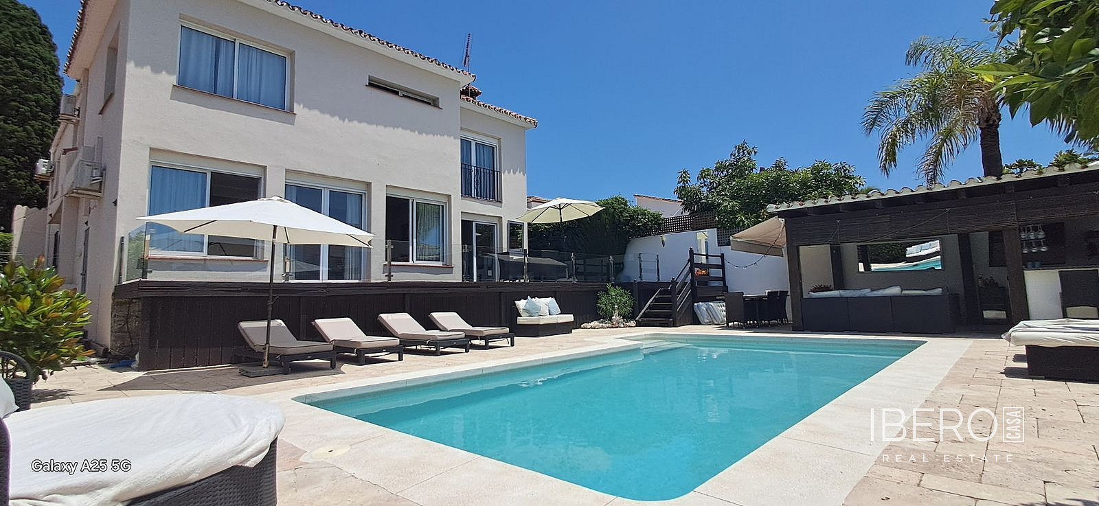 Prodej domu 311 m² s pozemkem 807 m²