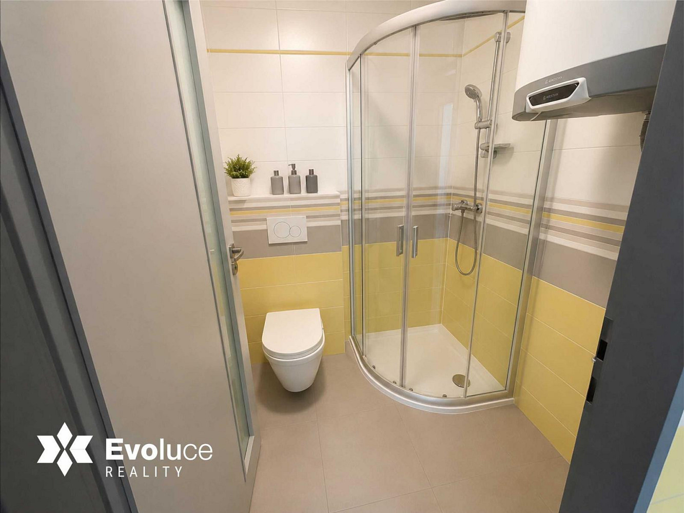 Pronájem komerčního objektu (jiného typu) 37 m² – fotografie 5