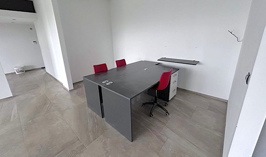 Pronájem kanceláře 360 m², Cheb – náhled fotky 3