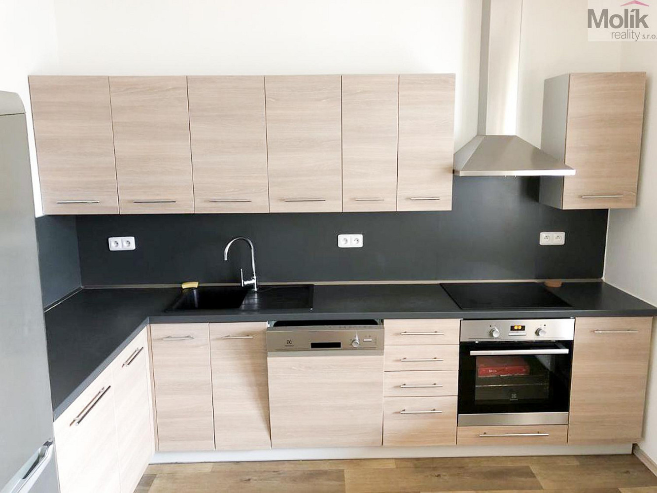 Prodej domu 2 493 m² s pozemkem 3 632 m² – další