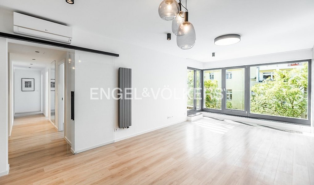 Prodej bytu 4+kk 106 m², Praha – náhled fotky 2