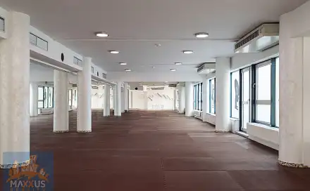 Pronájem obchodních prostor 360 m²