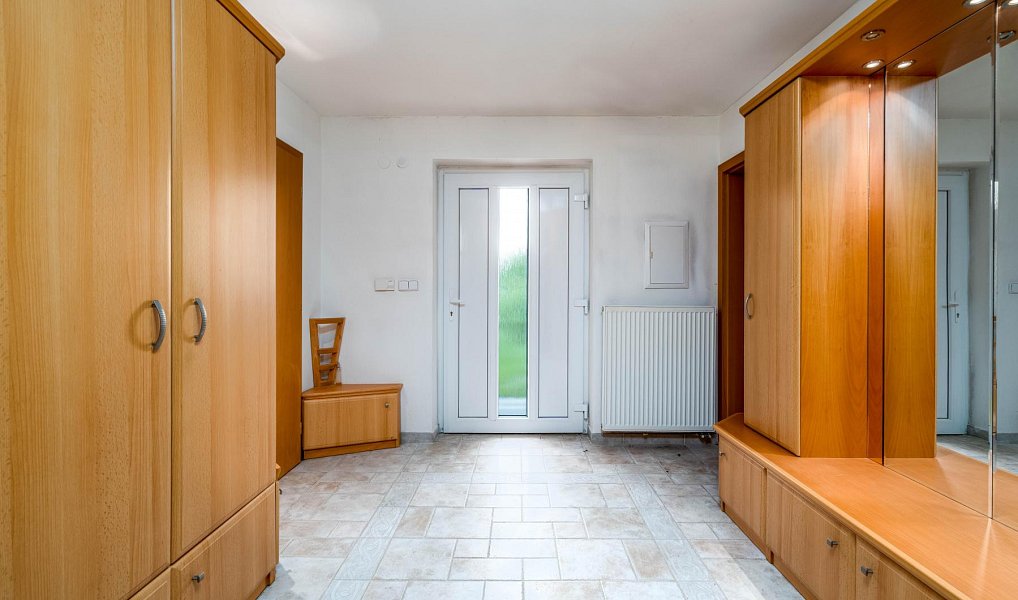 Prodej domu 244 m² s pozemkem 1 000 m², Zvole – náhled fotky 19