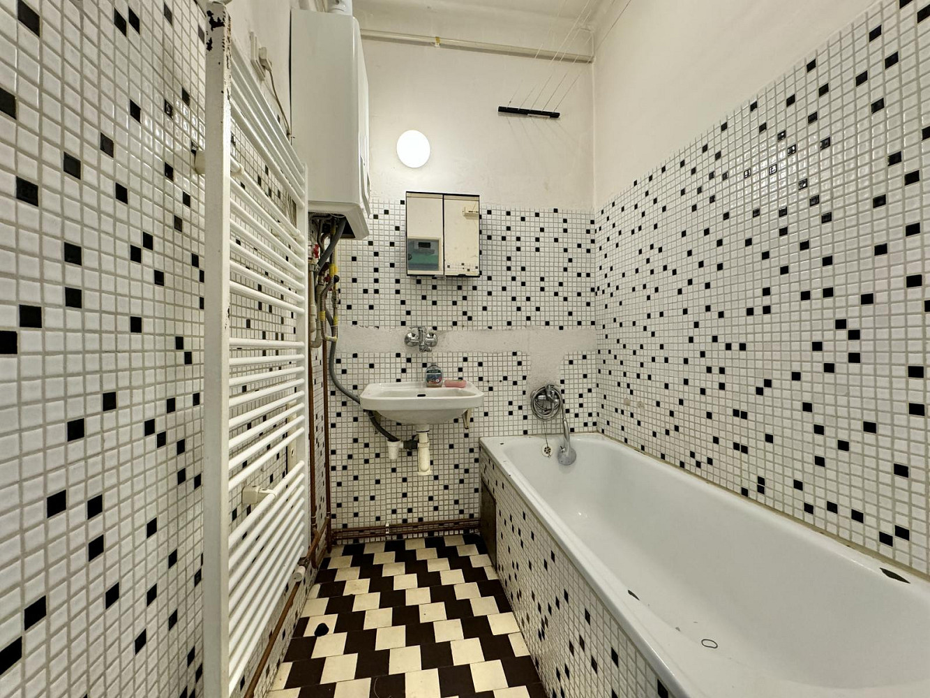 Pronájem bytu 1+1 35 m² – fotografie 2
