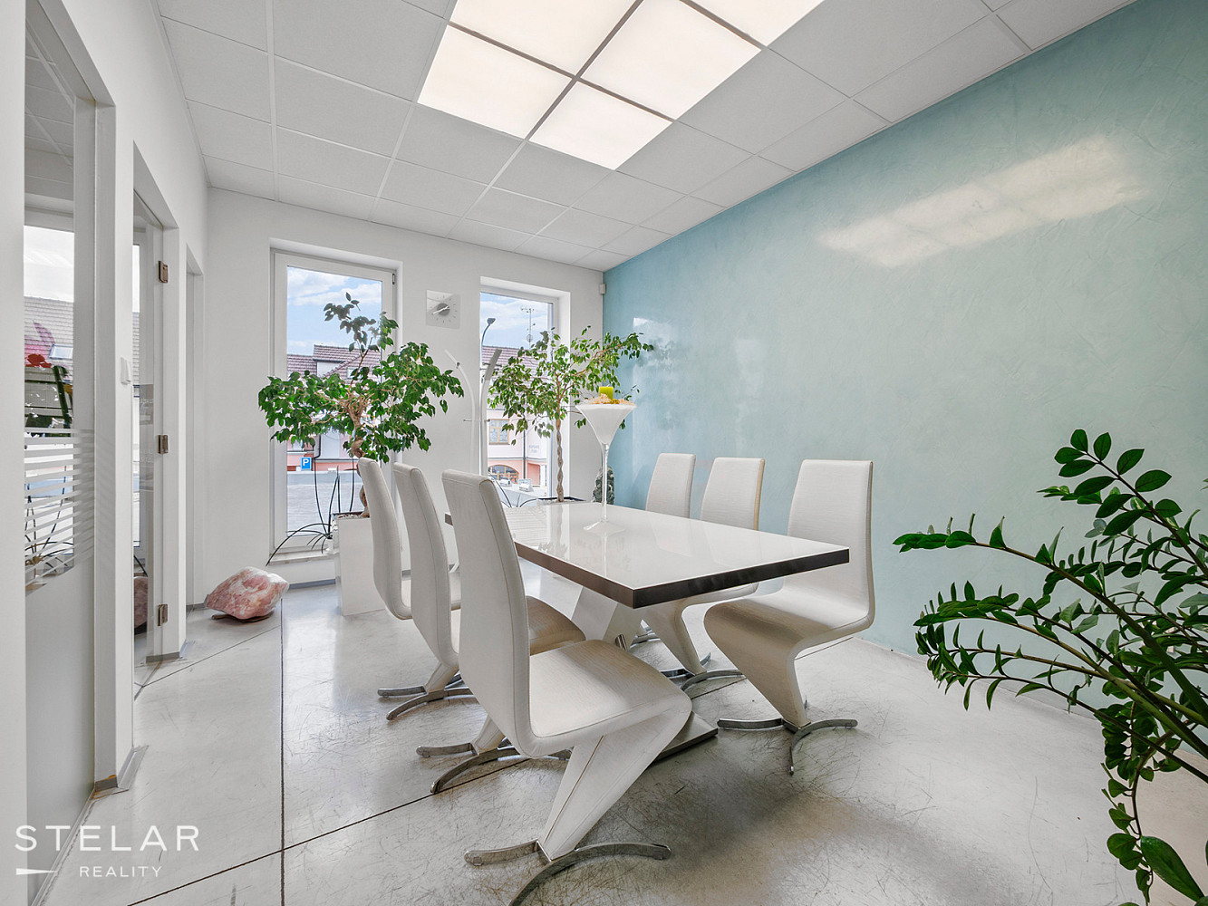 Pronájem obchodních prostor 300 m² – fotografie 3