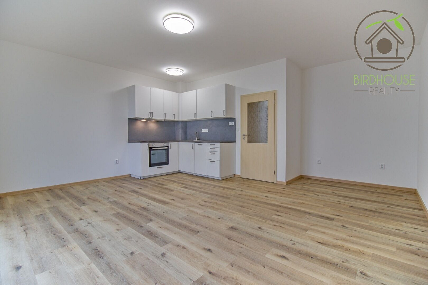 Pronájem bytu 2+kk 69 m² – fotografie 2