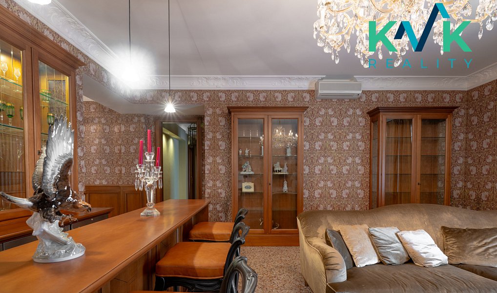 Prodej bytu 6+kk 252 m², Karlovy Vary – náhled fotky 2