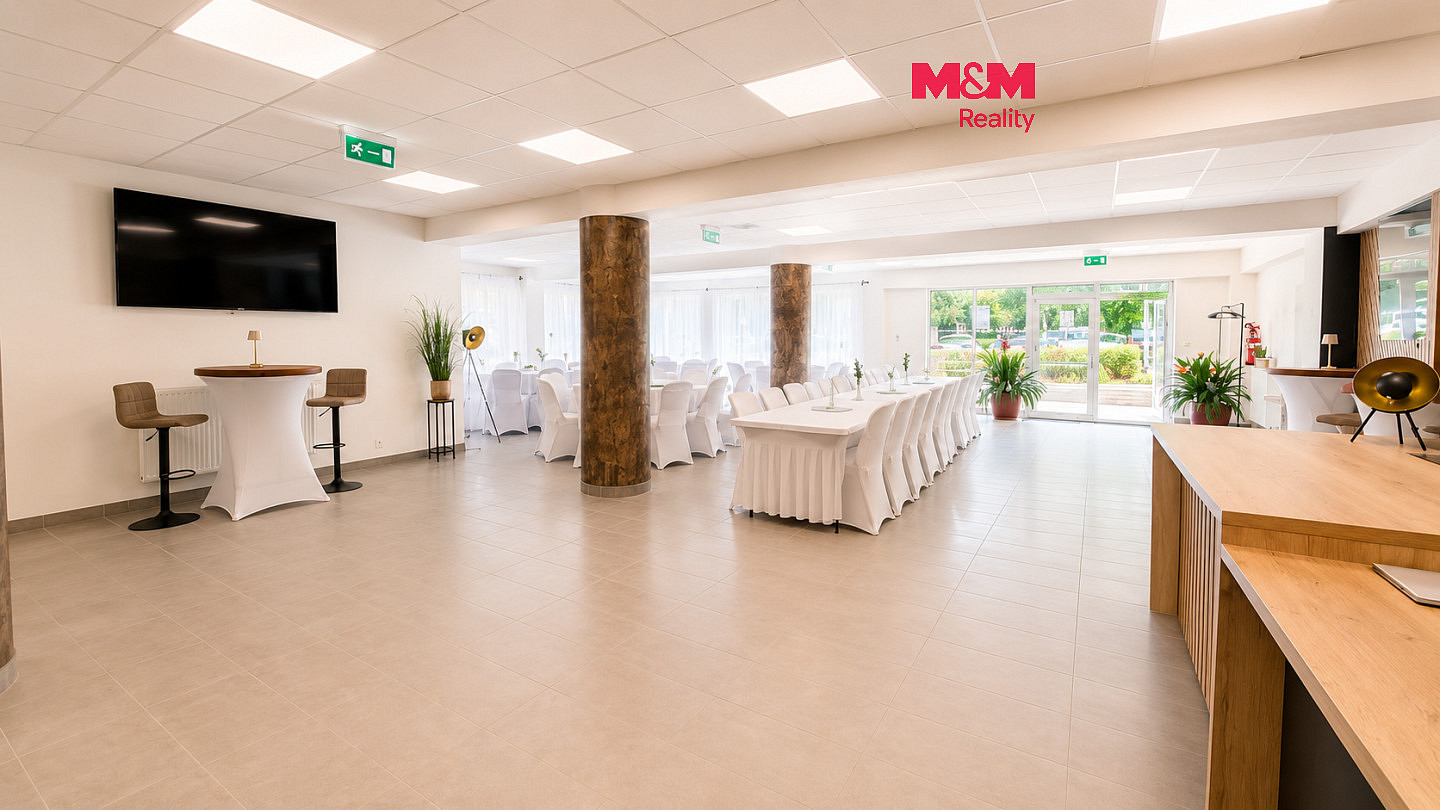 Pronájem obchodních prostor 210 m²