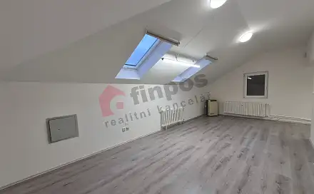 Pronájem kanceláře 50 m², Ringhofferovo náměstí, Kamenice, okres Praha-východ