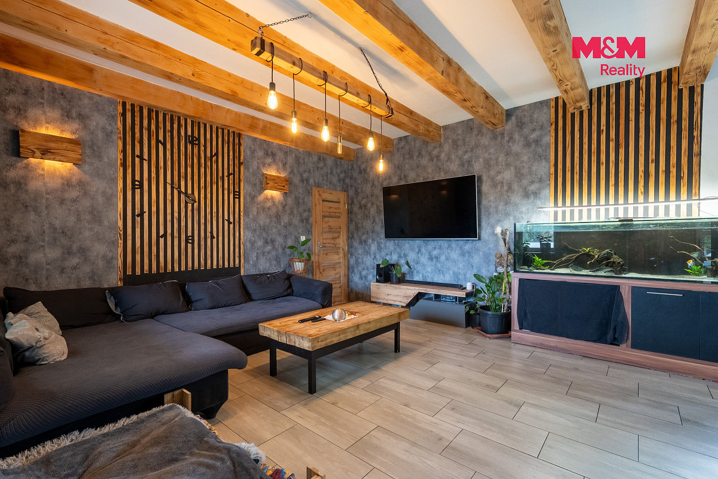 Prodej domu 240 m² s pozemkem 345 m² – fotografie 2