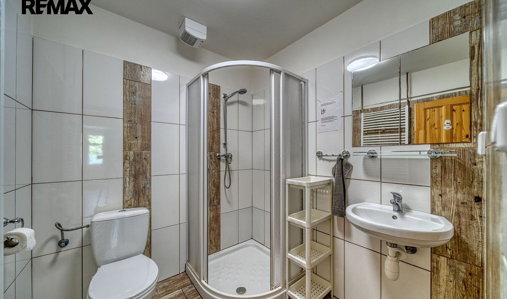 Prodej domu 215 m² s pozemkem 987 m², Radvanice – náhled fotky 15
