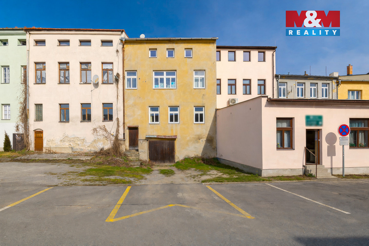 Prodej nájemního domu, činžáku 300 m²