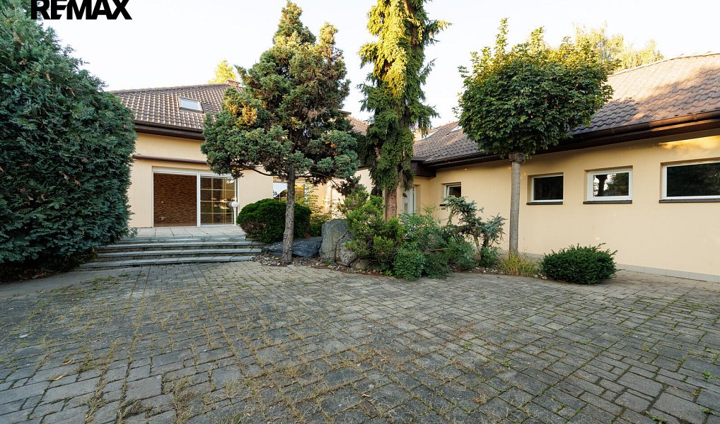 Prodej domu 520 m² s pozemkem 764 m², Roztoky – náhled fotky 3