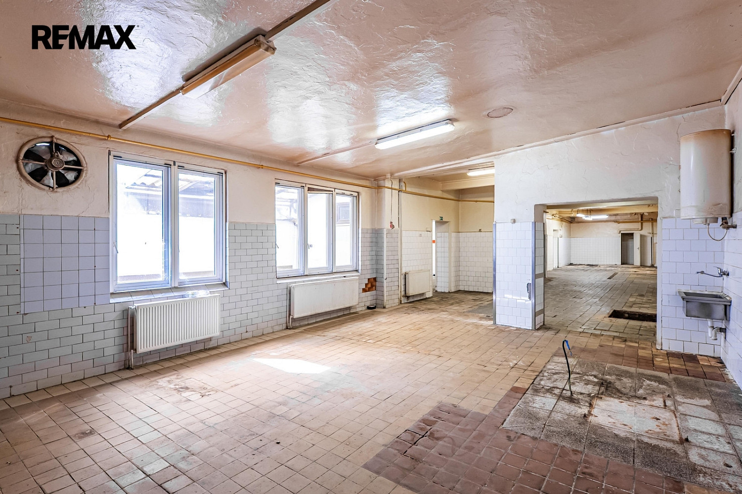 Pronájem obchodních prostor 205 m² — photo 3