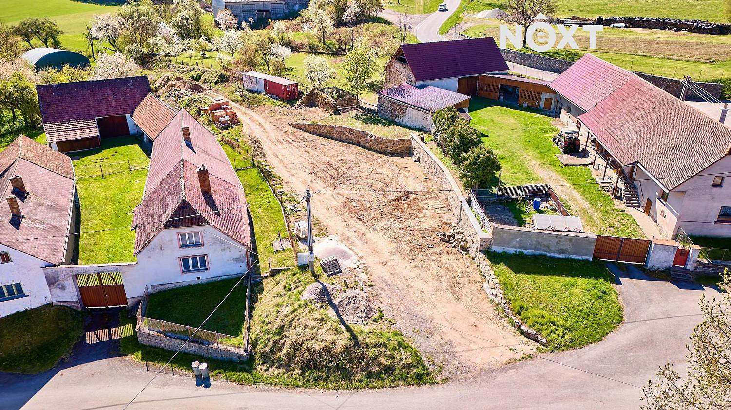 Prodej stavebního pozemku 1 593 m² – pohled 4