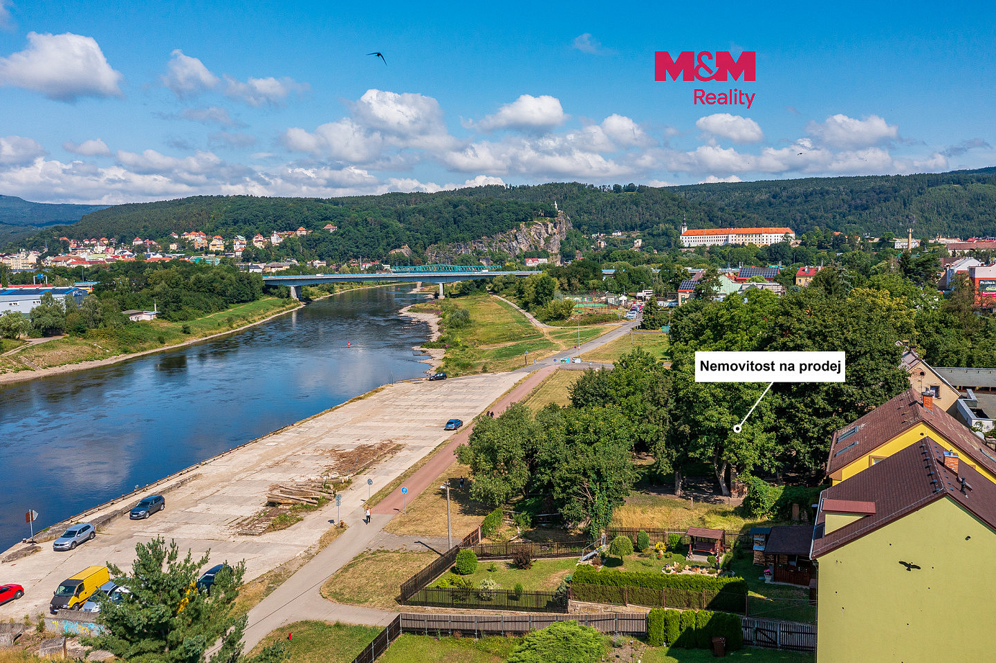 Prodej obchodních prostor 1 000 m²